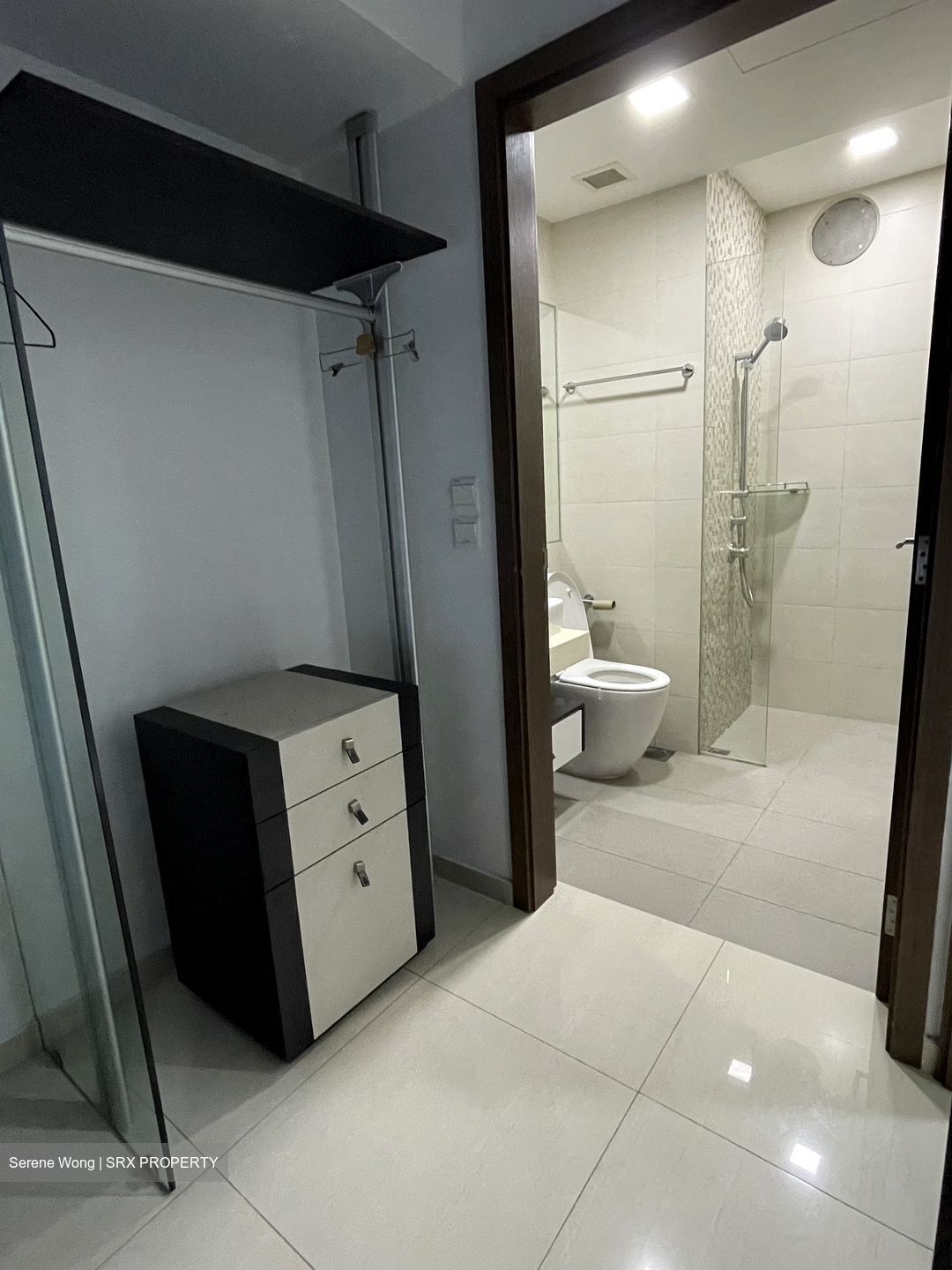 Suites 28 (D14), Apartment #439017401